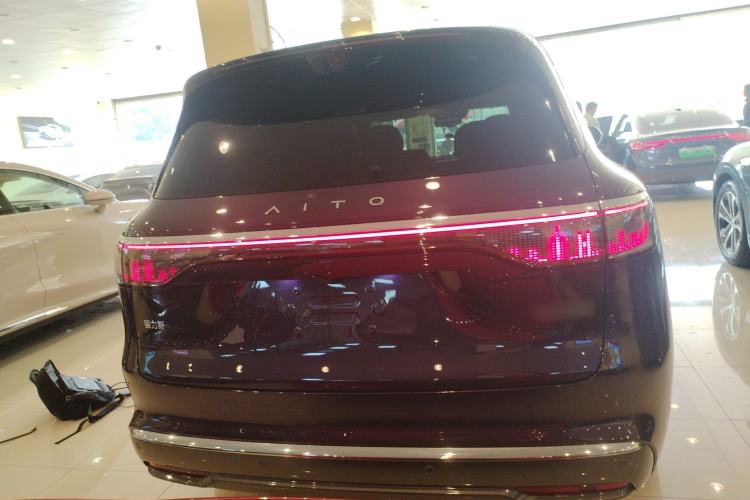 Used Hima AITO M8 2025 Model Pure Electric Max+ Five-Seat Long-Range Version
