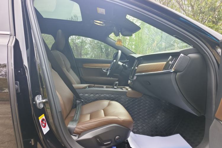 Used Volvo S90 2024 B5 Zhiyi Luxury Edition