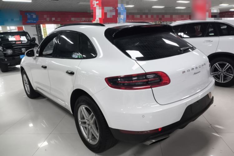 Used Porsche Macan 2017 Macan 2.0T Rear Left 45 Deg