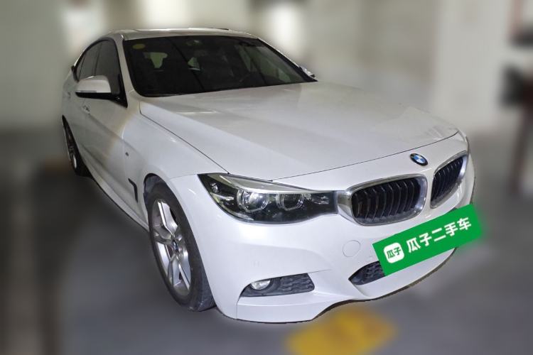 Used BMW 3 Series GT 2020 320i M Sport Package Front Right 45 Deg
