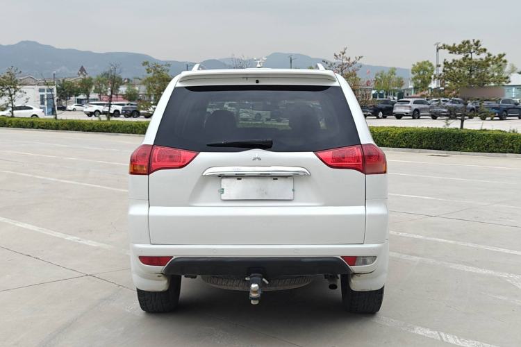 Used Mitsubishi Pajero Sport 2013 3.0L Automatic 4x4 Flagship Edition