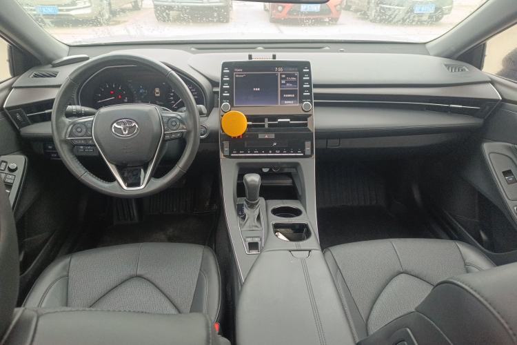 Used Toyota Avalon 2019 2.0L Luxury Edition China VI Standard Center Console