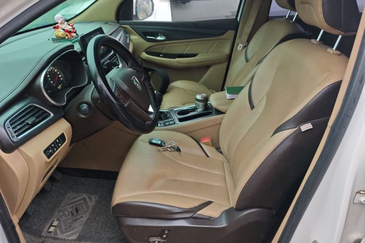 Used Baojun 730 2017 1.5T Manual Prestige Version 7 Seats
