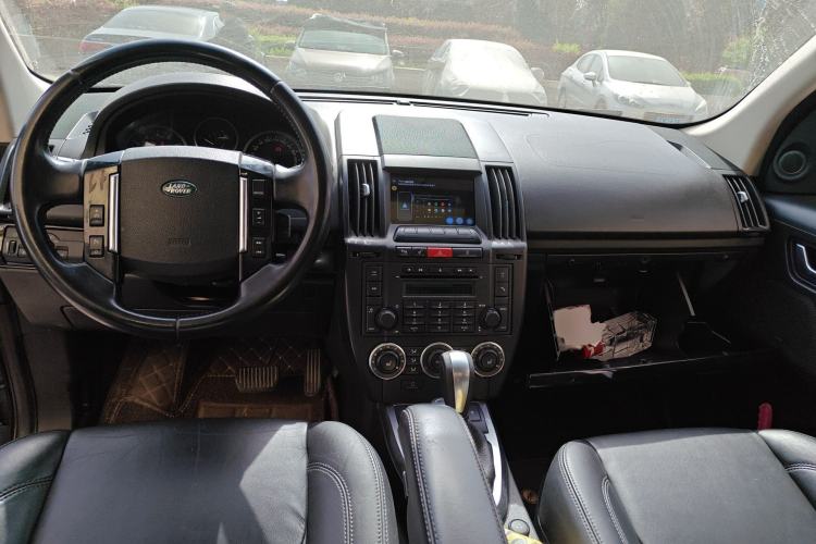 Used Land Rover Freelander 2 2010 3.2 i6 Automatic HSE Gasoline Version Center Console