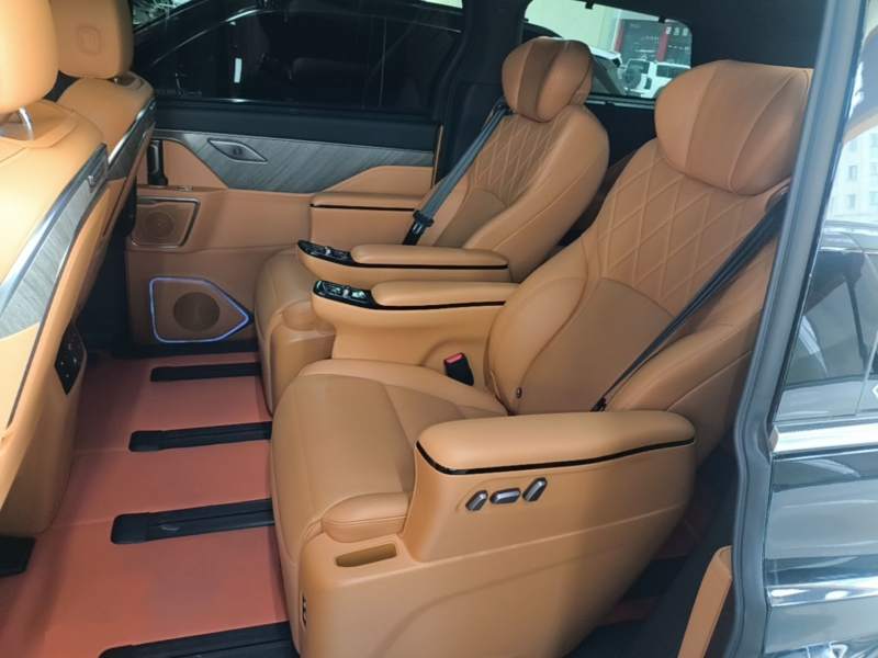 Used Wey Gaoshan 2025 Four-Wheel Drive Alpine 8 — 16