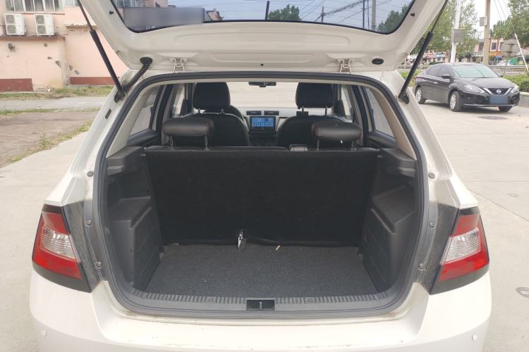 Used Skoda Fabia 2015 1.4L Automatic Front-Drive Model
