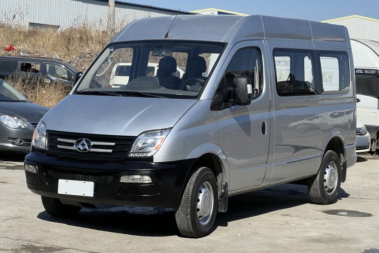 Used SAIC MAXUS Xintu V80 2017 2.5T 6-Speed Manual Aoyuntong National V Short Wheelbase Mid-Height 5/6/10-Seater