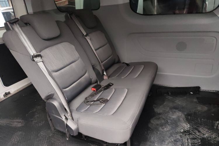 Used Iveco Fidato 2023 C30 Passenger Van 2.0T 93kW Manual Transmission Xingtu Edition Low Roof
