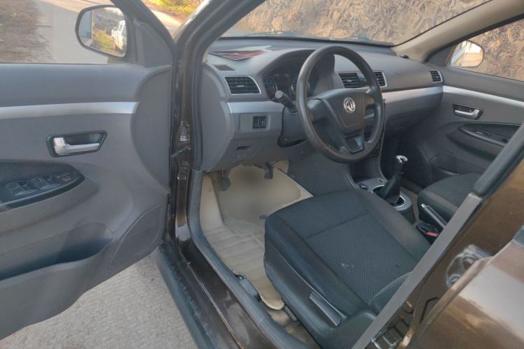 Used Dongfeng Fengon 360 2015 1.5L Manual Comfort 7-Seater China IV Standard
