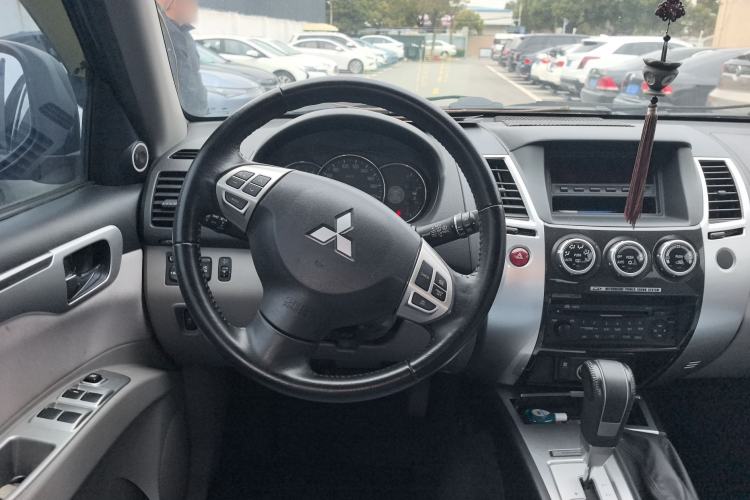 Used Mitsubishi Pajero Sport 2013 3.0L Automatic 4x4 Executive Edition