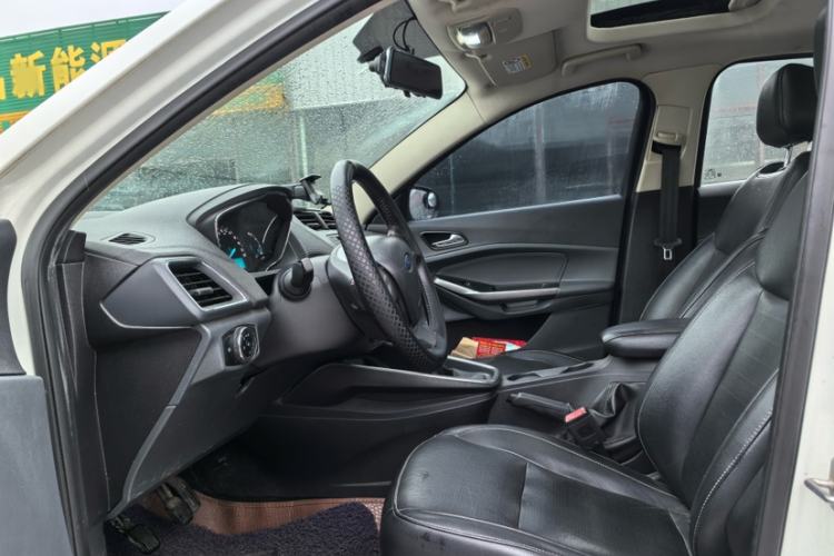 Used Ford Escort 2015 1.5L Manual Fashion Edition