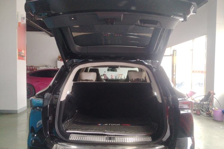 Used JETOUR Dashing 2023 1.5T DCT Starlight Shine Pro Edition Trunk