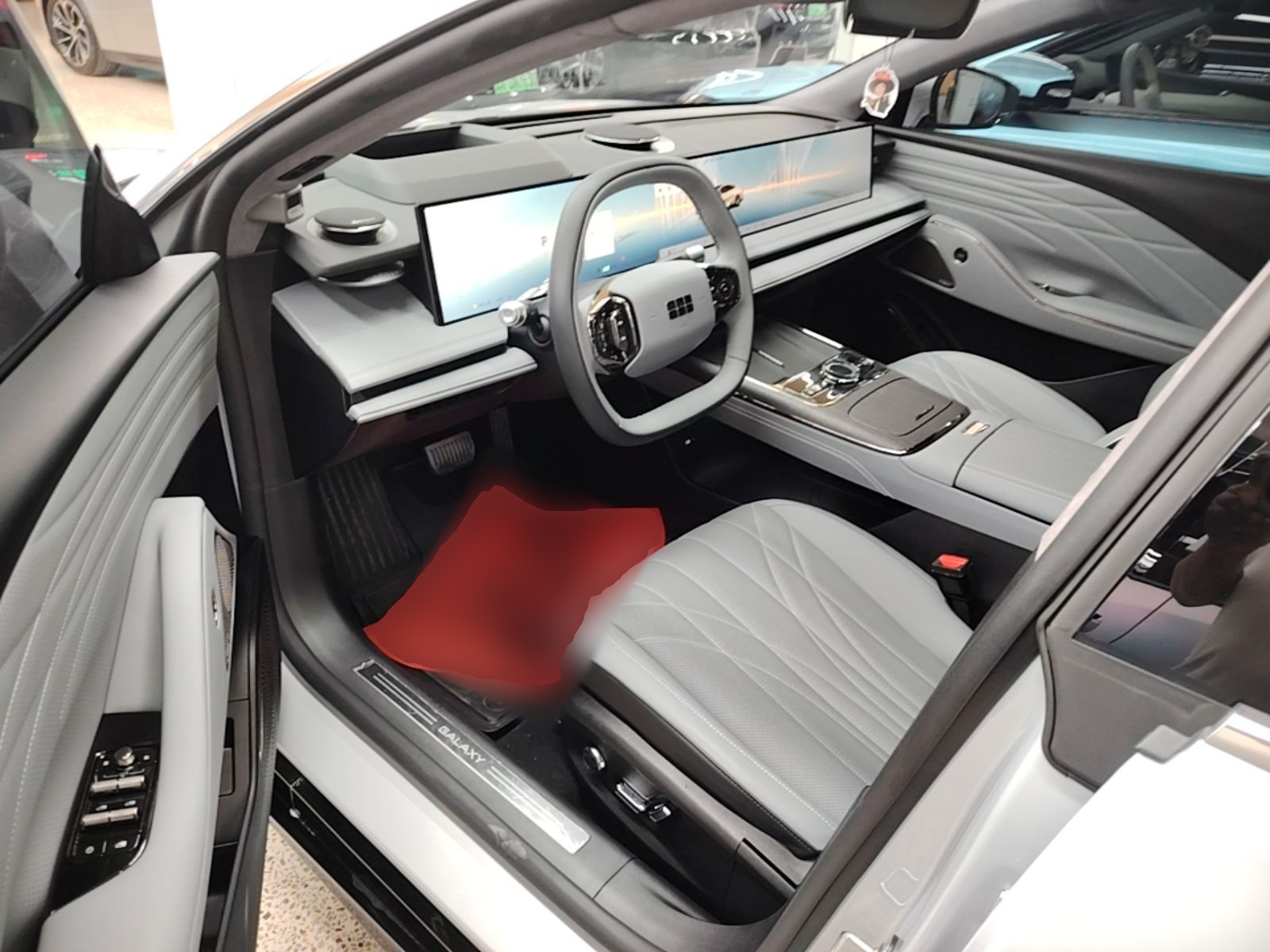 Geely Galaxy E8 2025 700 km Long-Range Intelligent Driving Version — снимка 18