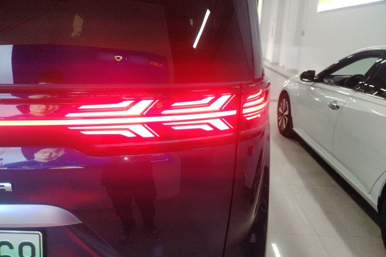 Used Denza D9 2023 DM-i 965 Luxury Model Right Rear Taillight