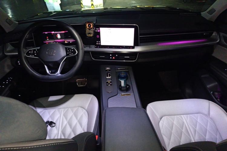 Used Volkswagen Tavendor 2023 380TSI Four-Wheel Drive R-Line First Edition Center Console