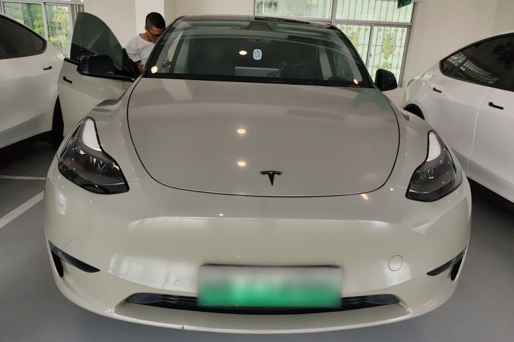 Used Tesla Model Y 2022 Long-Range All-Wheel-Drive Version
