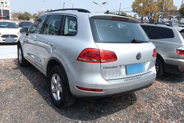 Used Volkswagen Touareg 2011 3.0 TSI Comfort Version Rear Left 45 Deg