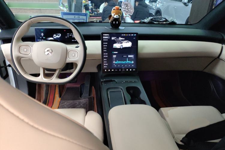 Used Nio ET5 2024 75 kWh Center Console