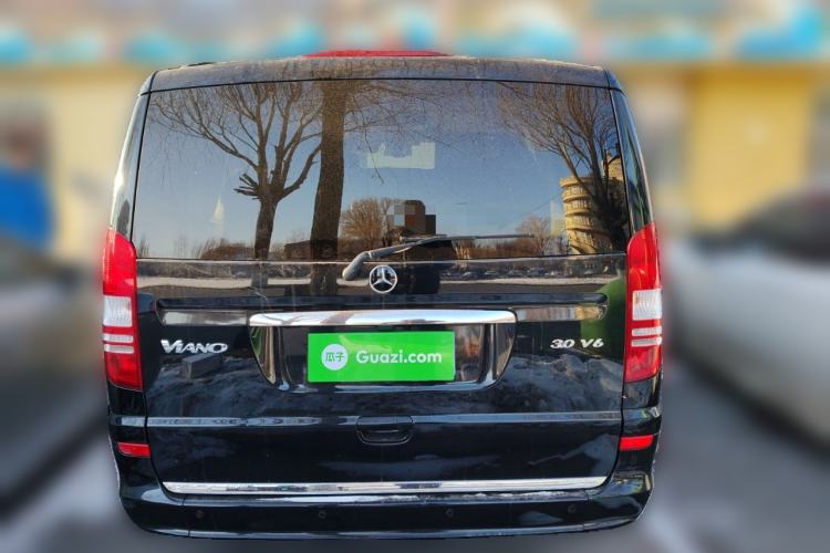 Used Mercedes-Benz Viano 2013 3.0L Navigator Edition