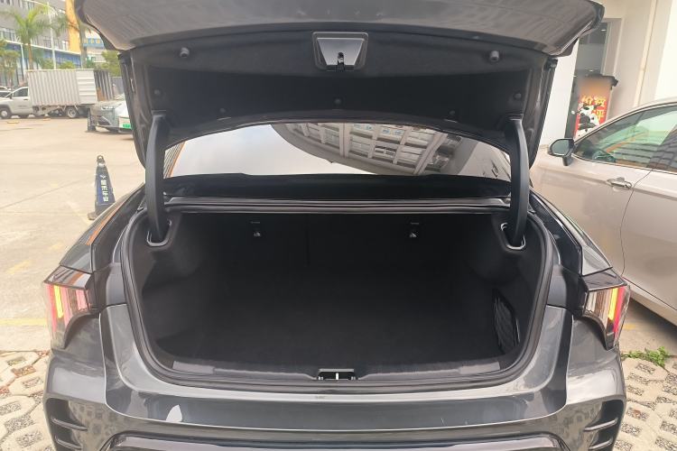 Used Lynk & Co 03 2023 1.5TD DCT JingPro Trunk