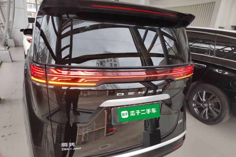 Used Denza D9 2022 DM-i 970 Four-Wheel Drive Prestige Model
