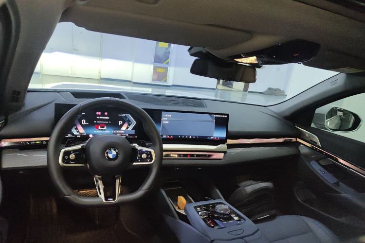 Used BMW 5 Series 2024 530Li Luxury Edition M Sport Package Center Console