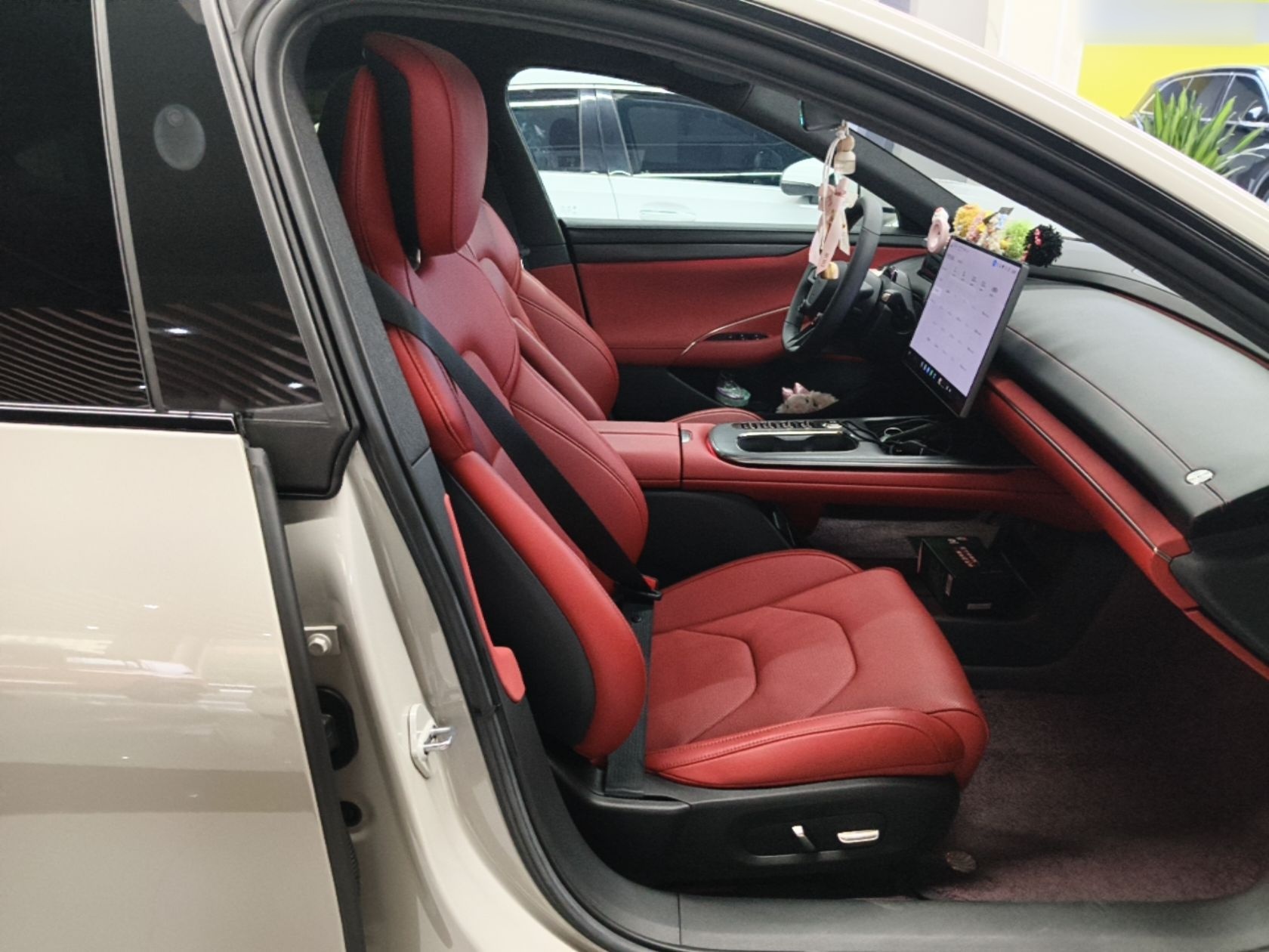 Xiaomi Auto SU7 2024 Rear-Drive Ultra-Long Range Advanced Pro-Level Intelligent Driving Version — снимка 19
