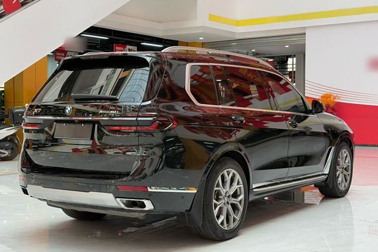 Used BMW X7 2023 xDrive40i Luxury Package with Leading Features