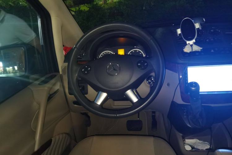 Used Mercedes-Benz Viano 2013 3.0L Hospitality Edition Steering Wheel