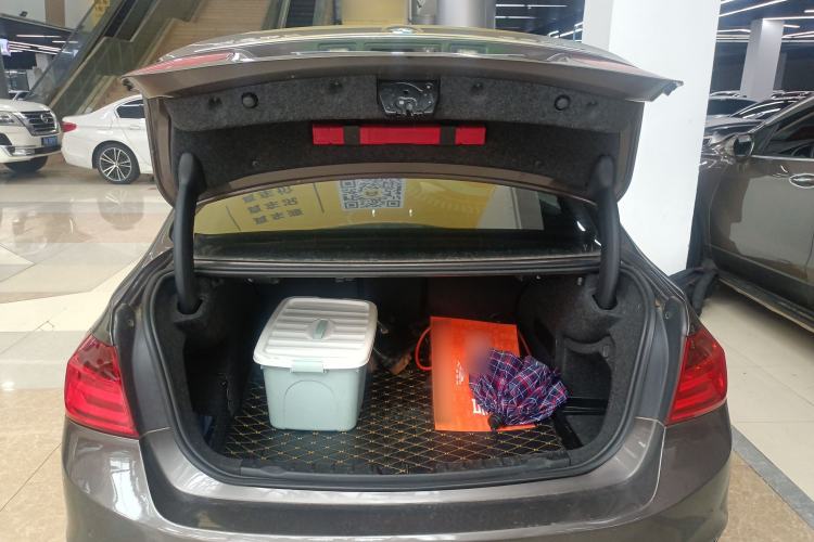 Used BMW 3 Series 2015 320Li Luxury Edition Fashion Model
