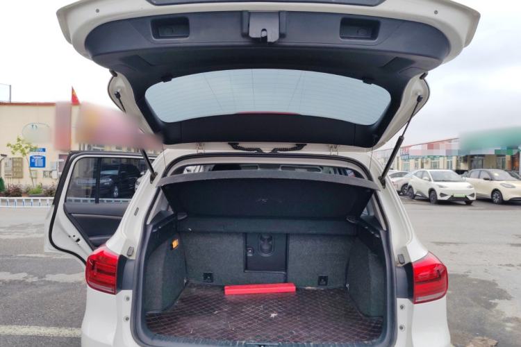 Used Volkswagen Tiguan 2015 1.8TSI Automatic All-Wheel-Drive Luxury Model Trunk