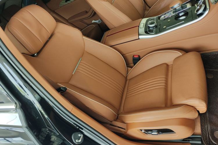 Used Hongqi H9 2020 2.0T Smart Connect Flagship Edition Right Front Seat