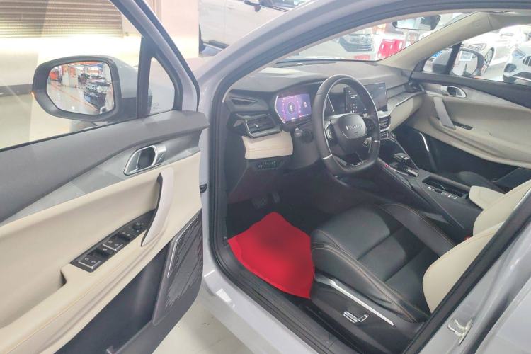 Used Lynk & Co 06 EM-P 2022 PHEV 84 km Range Pro Version
