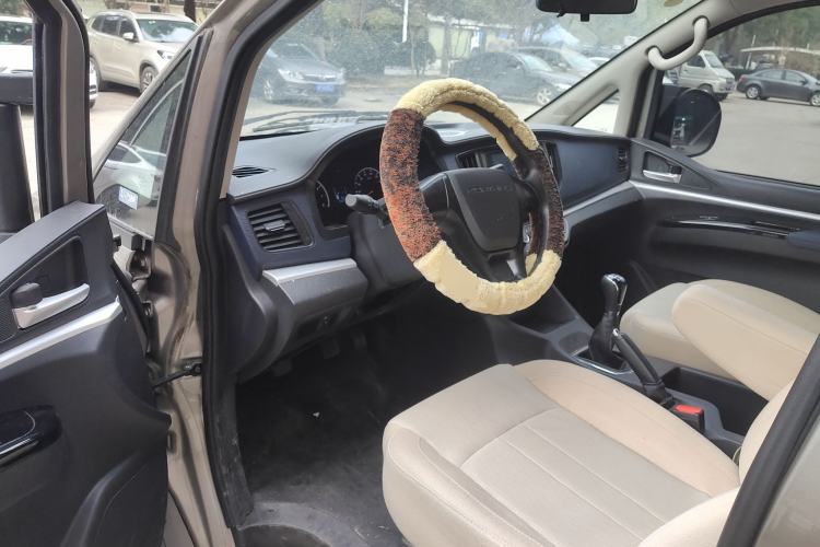 Used FORTHING Lingzhi 2023 M5L 1.6L Base Model 7 Seats
