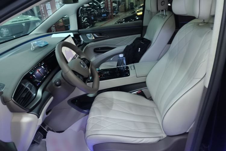 Used Denza D9 2022 DM-i 970 Four-Wheel Drive Flagship Model Left Front Seat