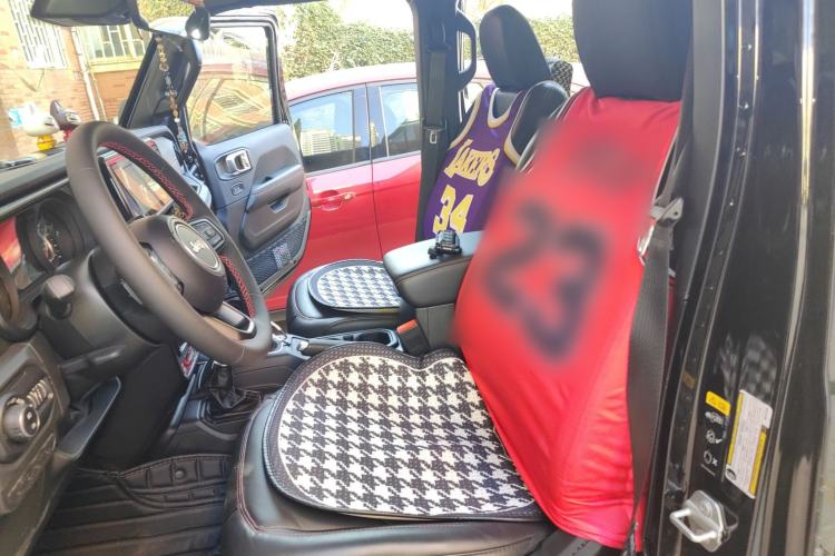 Used Jeep Wrangler 2024 2.0T Robin Hood Four-Door Edition Left Front Seat