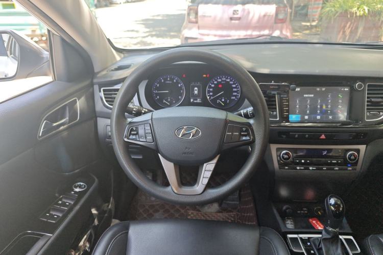 Used Hyundai Mistra 2014 1.8L Automatic Smart GLS
