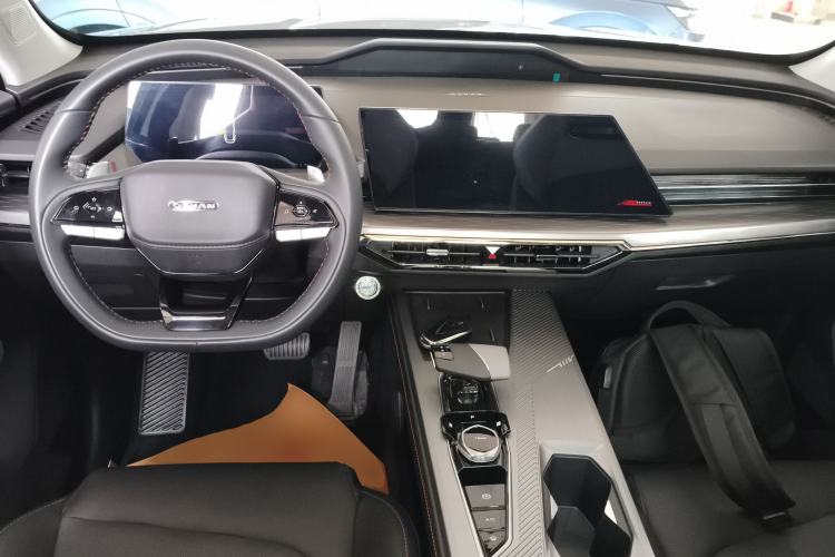 Used CHANGAN OSHAN Z6 2023 Blue Whale 1.5T DCT Smart Edition