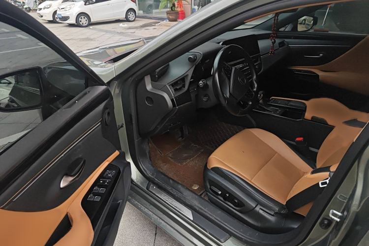 Used Lexus ES 2021 200 Excellence Edition