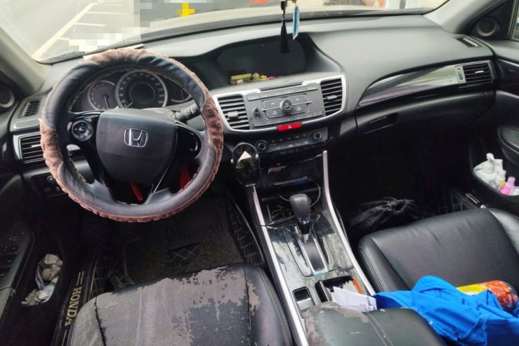 Used Honda Accord 2016 2.0L Comfort Edition Center Console