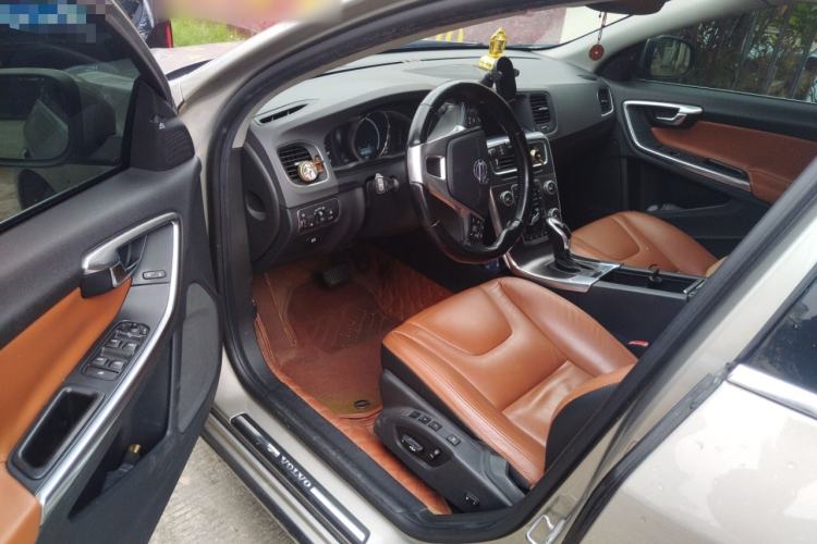 Used Volvo S60 2014 S60L T5 Smart Upgrade Edition
