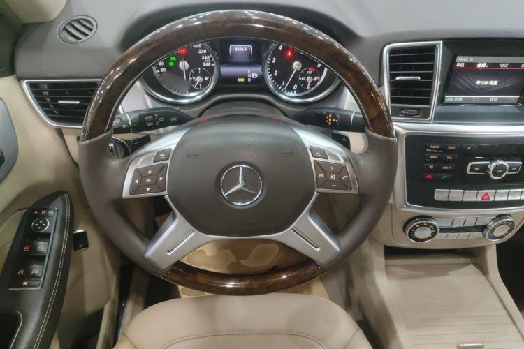 Used Mercedes-Benz M-Class 2014 ML 320 4MATIC
