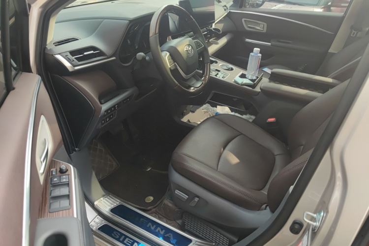 Used Toyota SIENNA 2023 2.5L Hybrid Comfort Edition