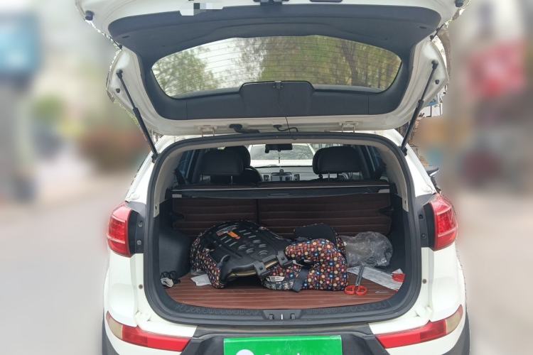 Used Kia Sportage R 2014 2.0L Automatic Two-Wheel Drive DLX Trunk