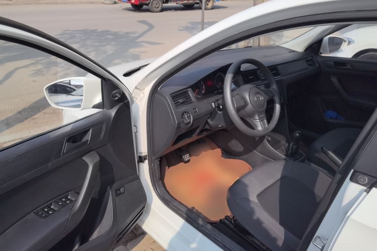 Used Volkswagen Santana 2015 1.6L Manual Fashion Edition Driver Seat