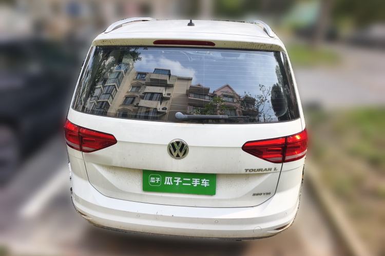 Used Volkswagen Touran 2016 Volkswagen Touran L 280TSI Manual Trend Edition
