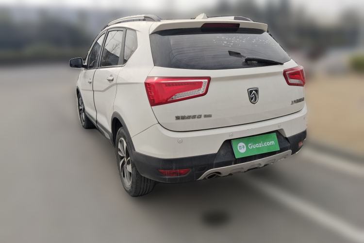 Used Baojun 560 2015 1.8L manual luxury version
