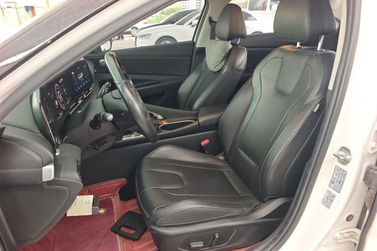 Used Hyundai Elantra 2021 1.5L CVT LUX Prestige Edition Left Front Seat