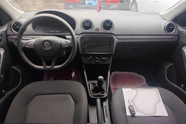 Used Volkswagen Jetta 2017 1.5L Manual Fashion Edition Center Console