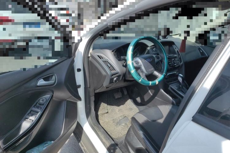 Used Ford Focus 2012 Hatchback 1.6L Automatic Fashion Edition Driver Seat